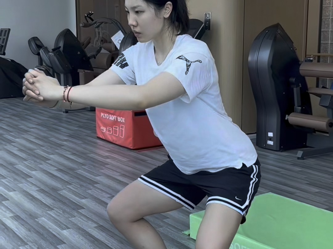 老年篮球爱好者如何练习控卫技巧_1